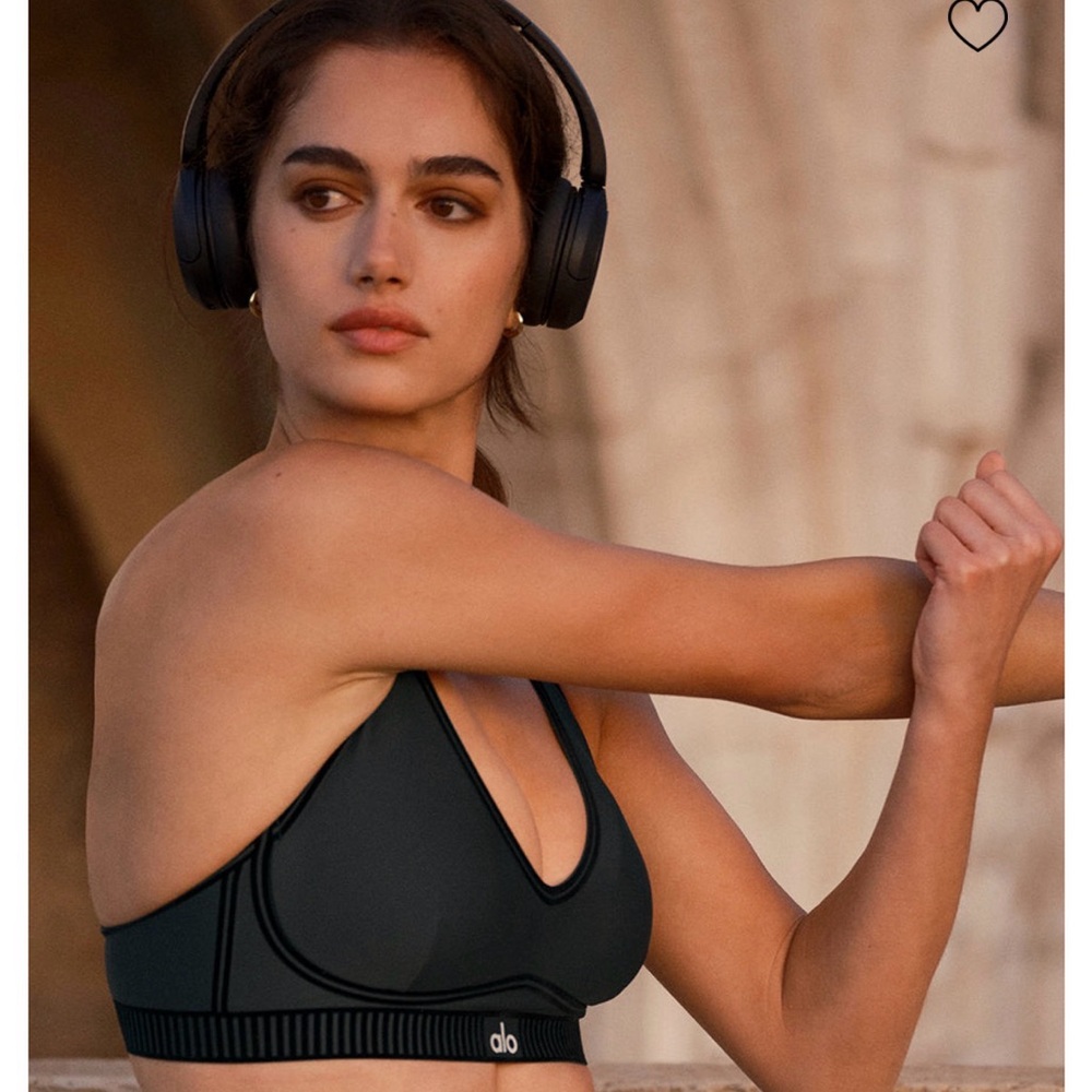 ALO YOGA Airlift Line Up Charcoal Green Sports Bra